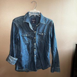 American Eagle Women's Button Denim Shirt Medium